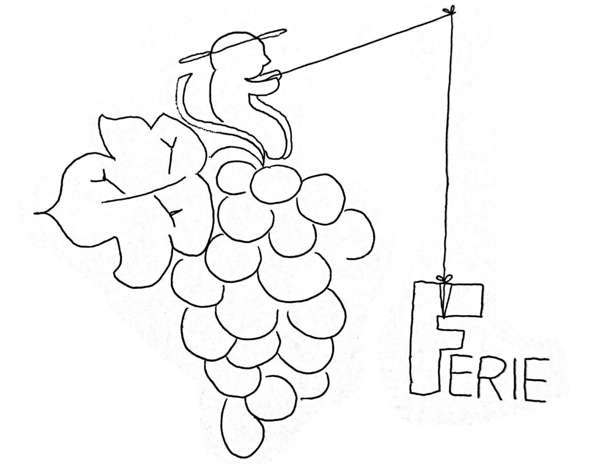Immagine in bianco e nero di un pescatore seduto sopra un grande grappolo d'uva; all'amo la parola "Ferie".